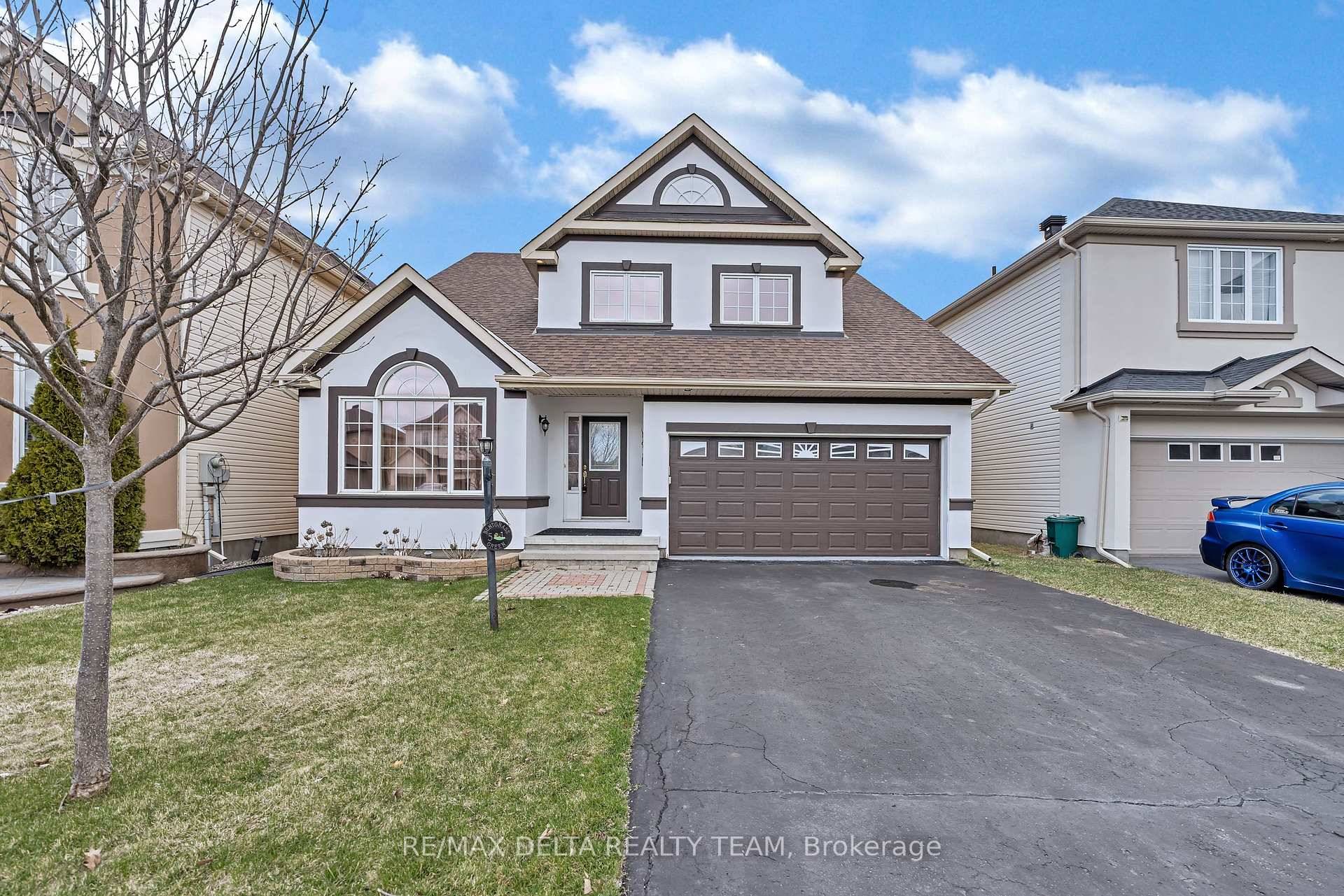 Stunning and Spacious 3 Bedroom, 3 Bath Bungaloft in Prestigious Stonebridge.