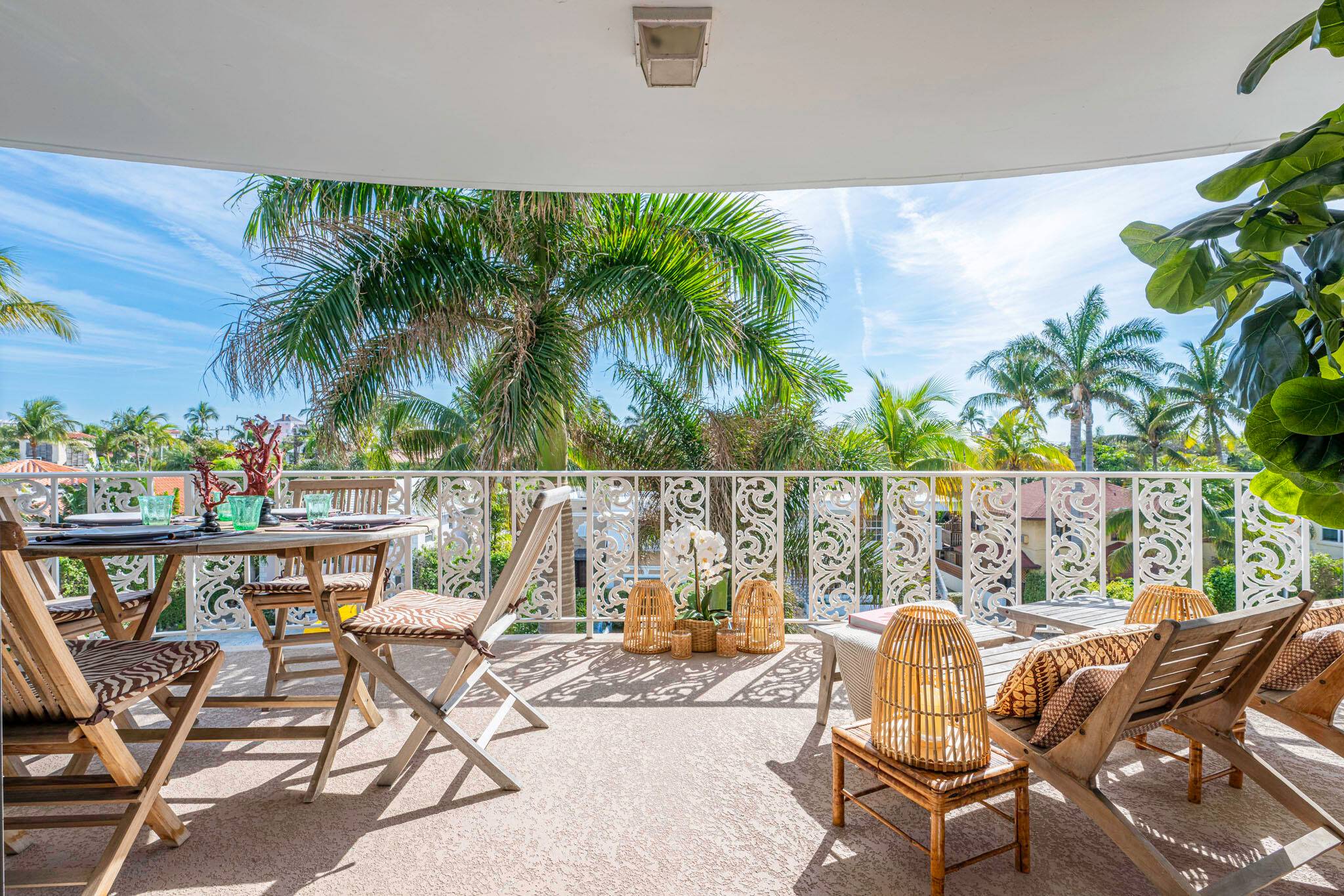 The Melbourne House is considered to be one of Palm Beach's most sought after boutique buildings.