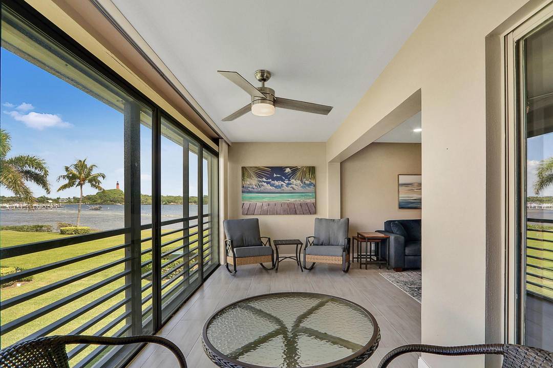 Luxury Waterfront Condo for Rent on Jupiter Inlet !