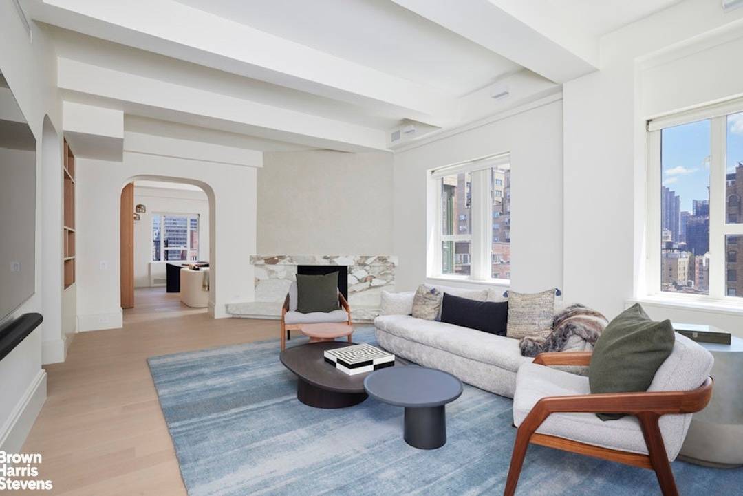 Thoughtfully reimagined and meticulously redesigned, this stunning duplex offers an open concept layout complemented by private outdoor spaces and luxurious finishes throughout.