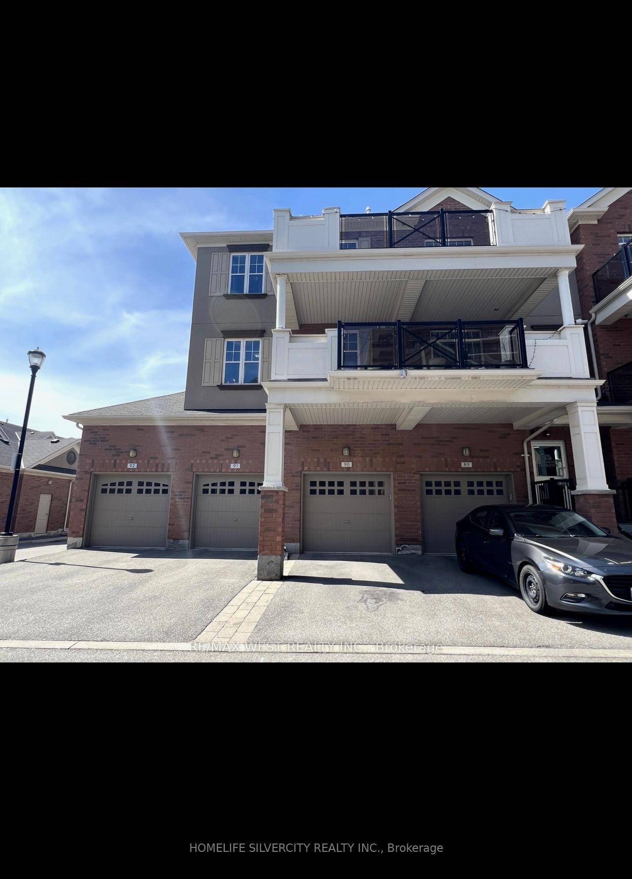 Elegant 2 bedroom, 2 full bath condo in Oakville's Uptown Core.