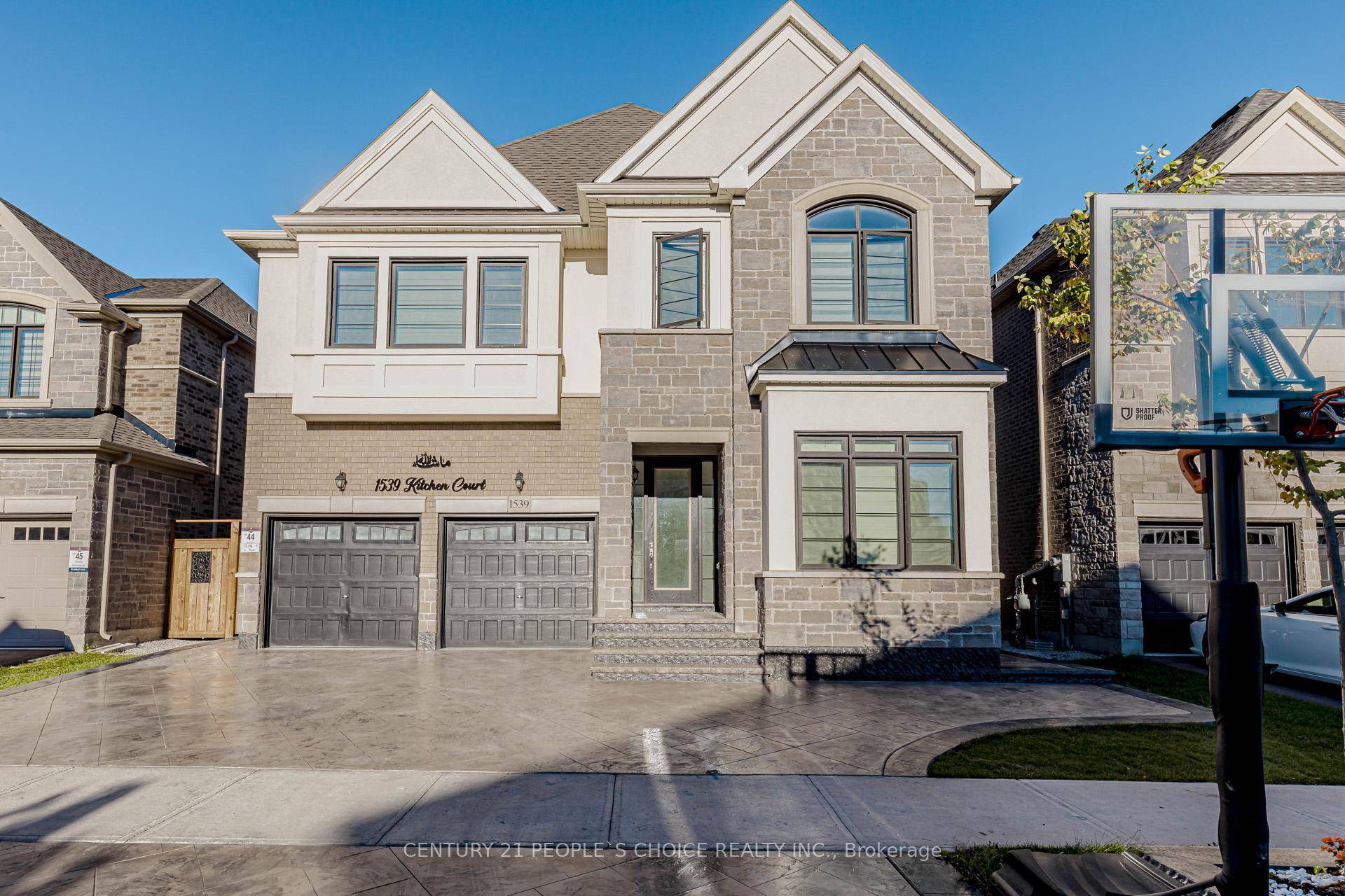 Beautiful Renovated Legal 2 Bedroom Basement Apartment For Rent In Sought After Walker Neighborhood Of Milton !