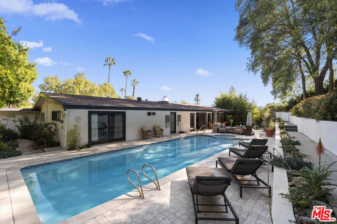 8670   Allenwood Rd 3BR Hollywood Hills East La