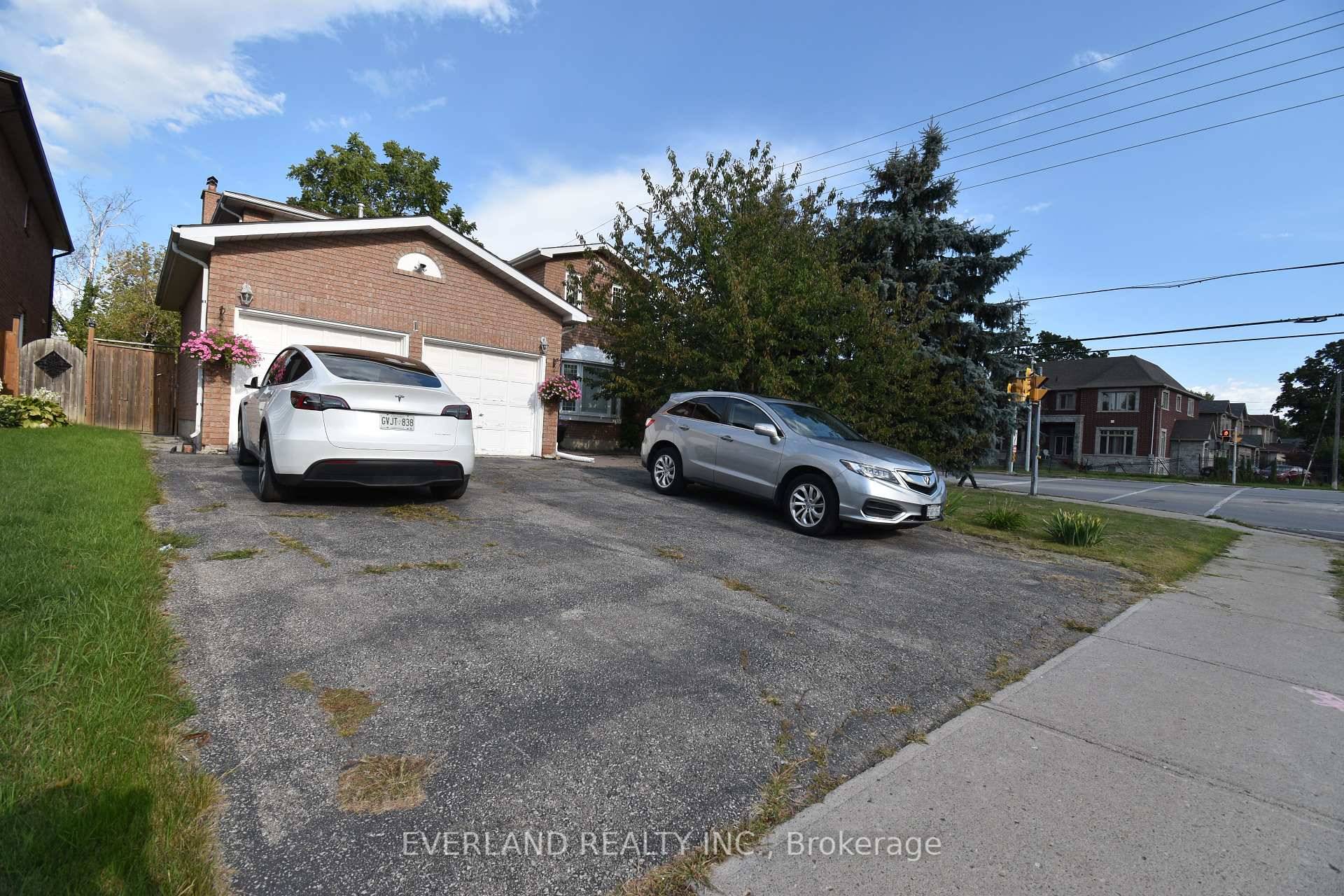 TWO Bedroom Basement Apartment, Spacious And Clean In Heart Of Westbrook Richmond Hill.