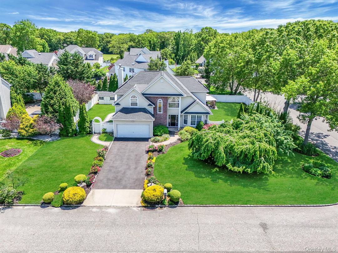 Welcome to 18 Cayla Lane !