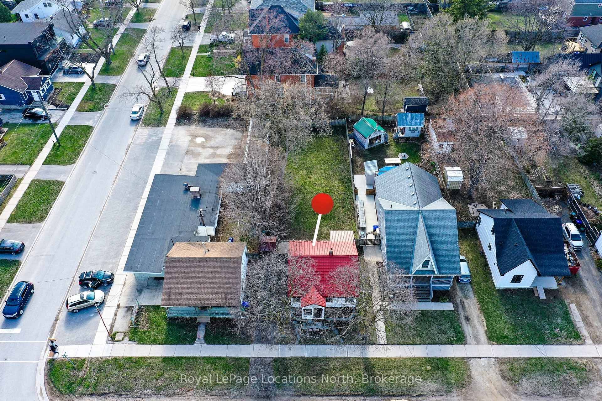 SKI SEASON RENTAL. Detached bungalow.