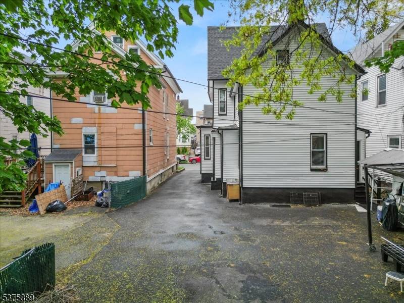Stunning Newly Renovated 6 Bedroom Home in Quiet East Orange Neighborhood Welcome to this beautifully renovated 6 bedroom, 4 bathroom gem nestled on a peaceful block in East Orange.