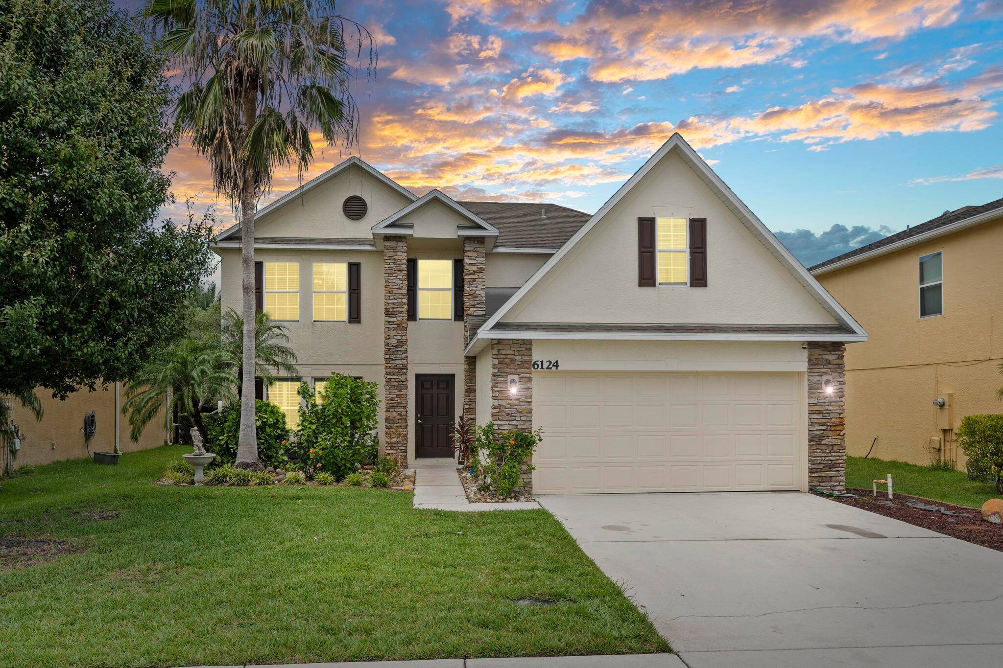 Beautifully updated 2 story 3BR den, 2.
