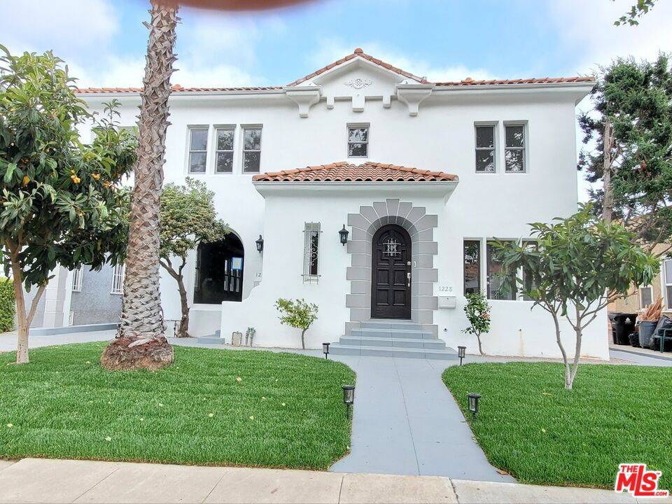 1226   Meadowbrook Ave 6BR La