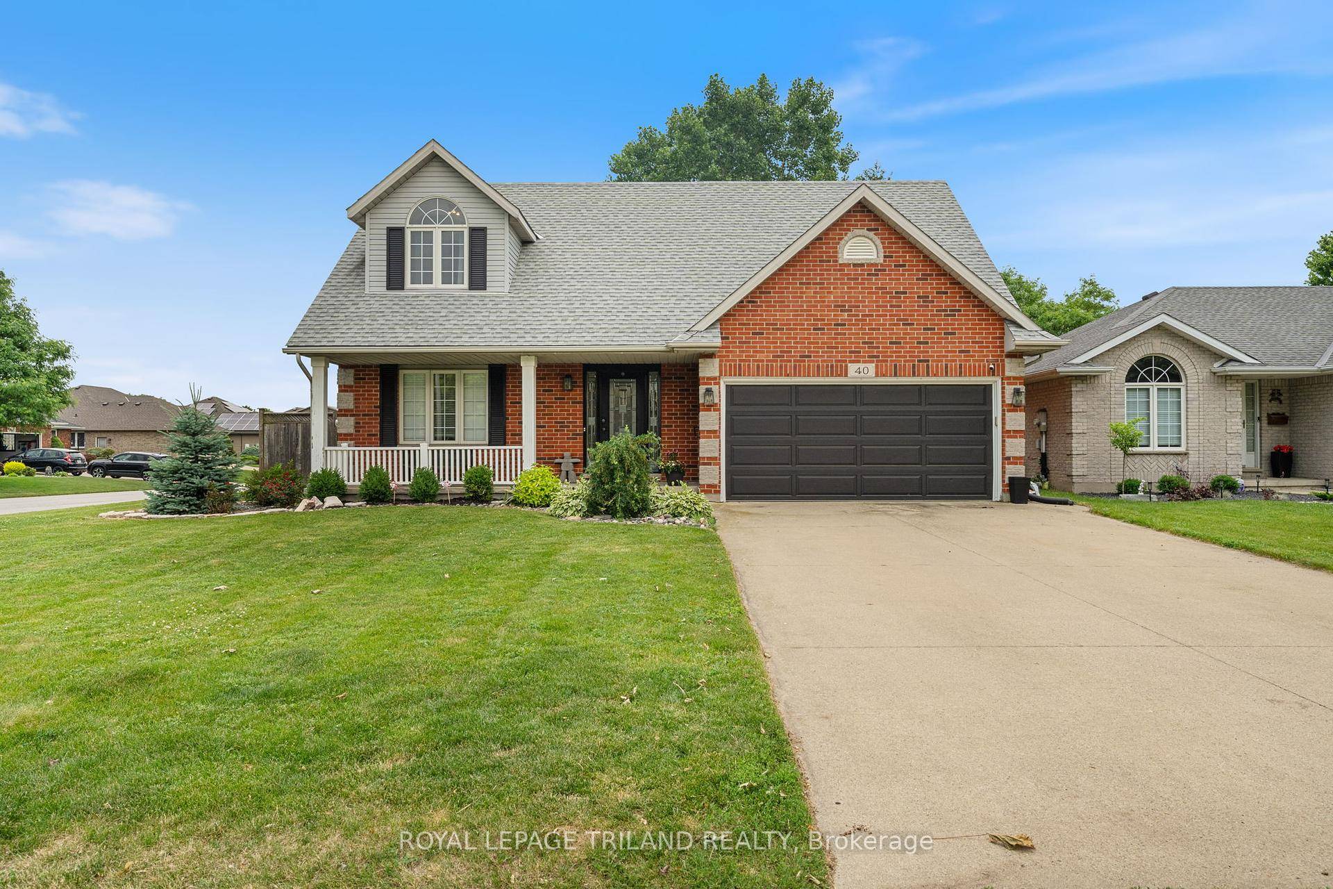 Welcome to this beautiful 2 storey home located on a spacious corner lot in the desirable Heritage Park neighbourhood of Sarnia.