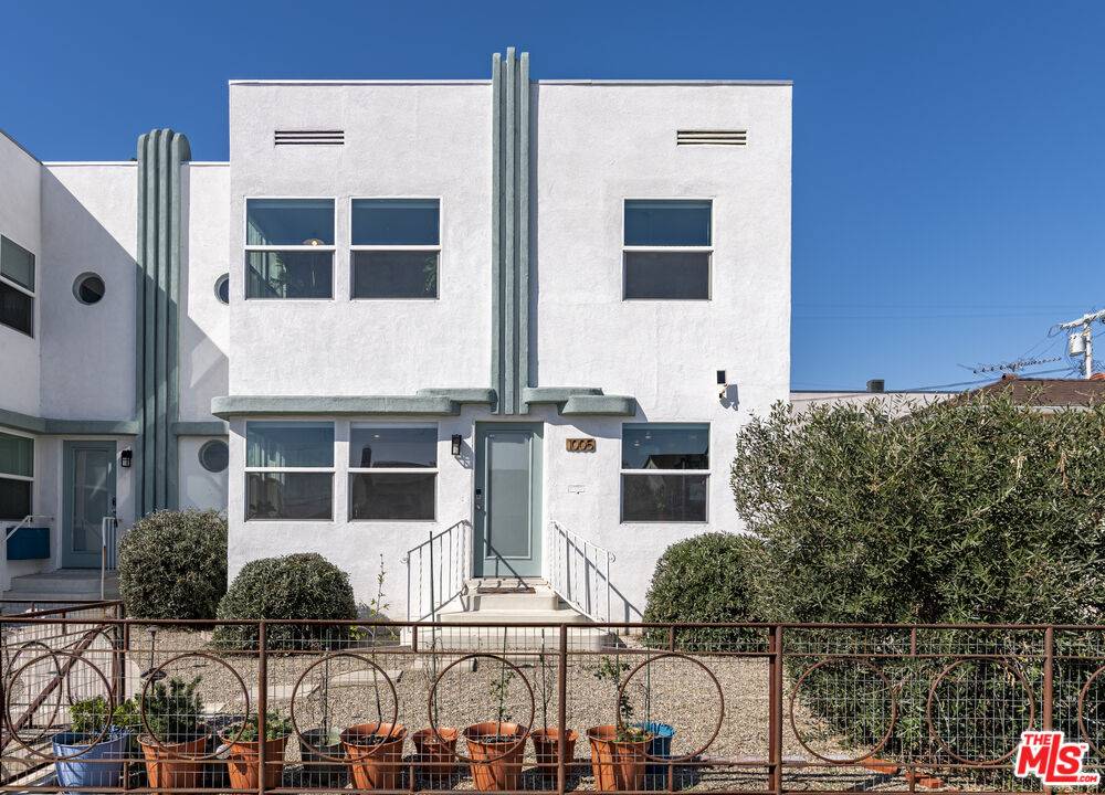 1005  N Alexandria Ave 2BR La