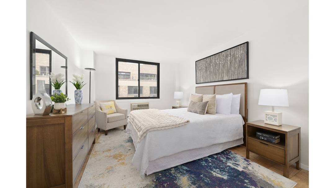 Welcome to Residence 14GS at 16 West 16th Street a charming, sun filled one bedroom perched on a high floor in the coveted Chelsea Lane.