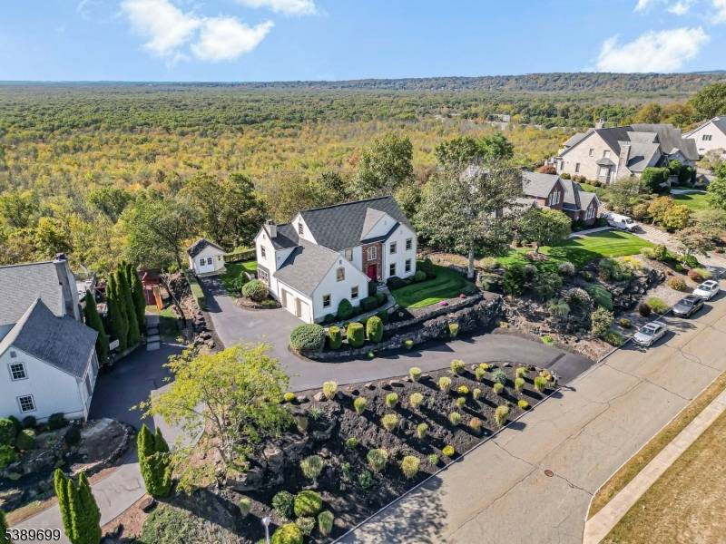 Welcome to this beautiful traditional Colonial perfectly situated on one of Lincoln Park's most sought after streets.