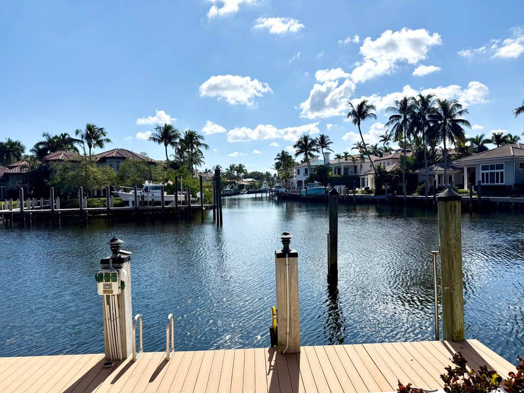 Boutique, gated waterfront community Harbour Isles offers luxury living at its finest.