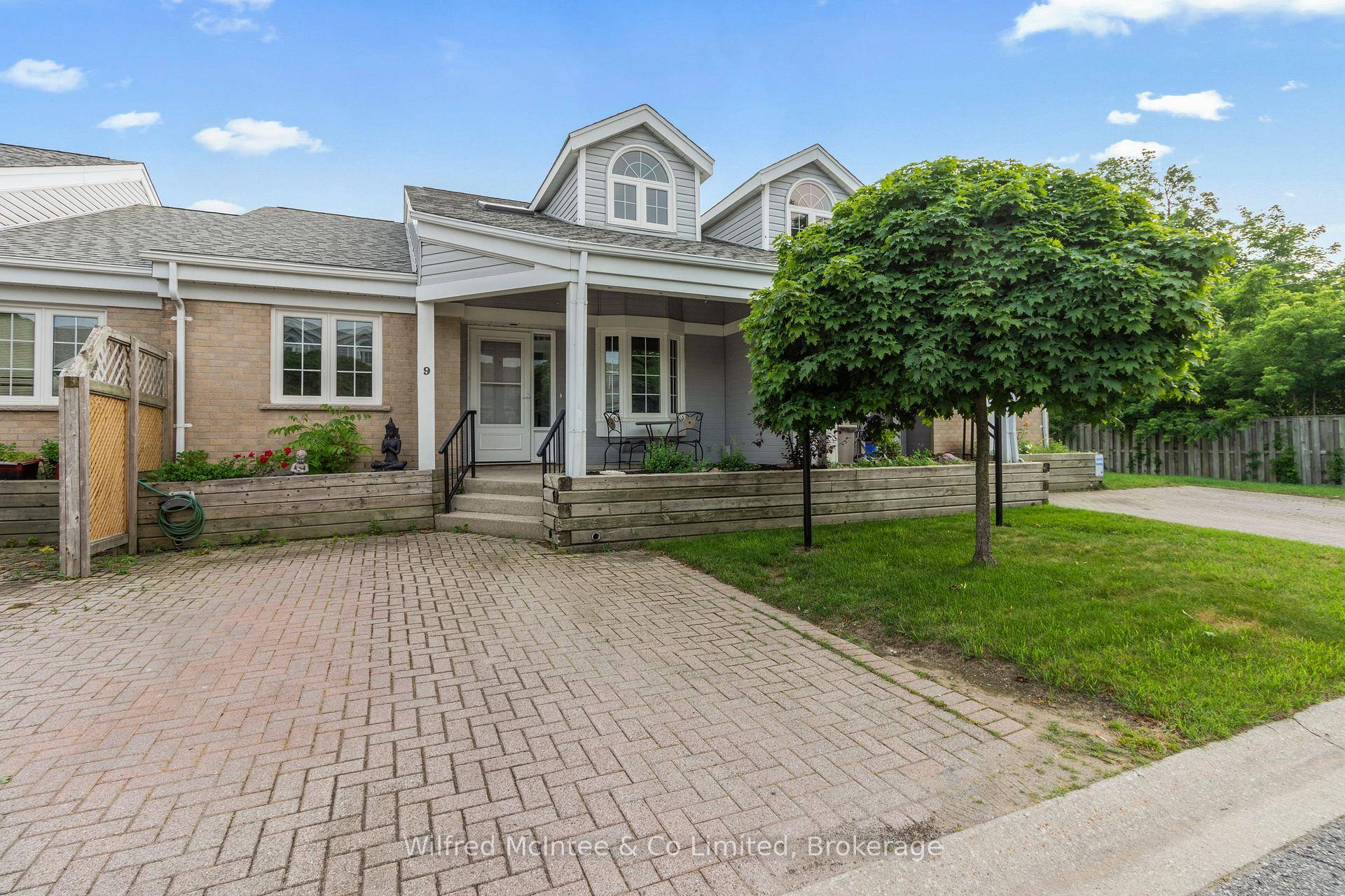 Move In Ready amp ; Fully Updated Unit 9 of 834 Arlington Street, Port Elgin !