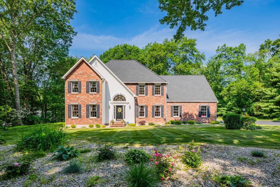 4 Bedroom home on cul de sac road with direct waterfront on Mirey Dam Pond !