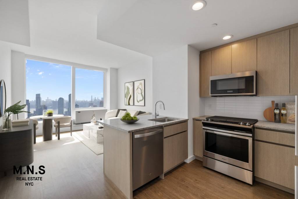 5pointz LIC Luxury 2 Bedroom 2 Bathroom Apartment Now Available !