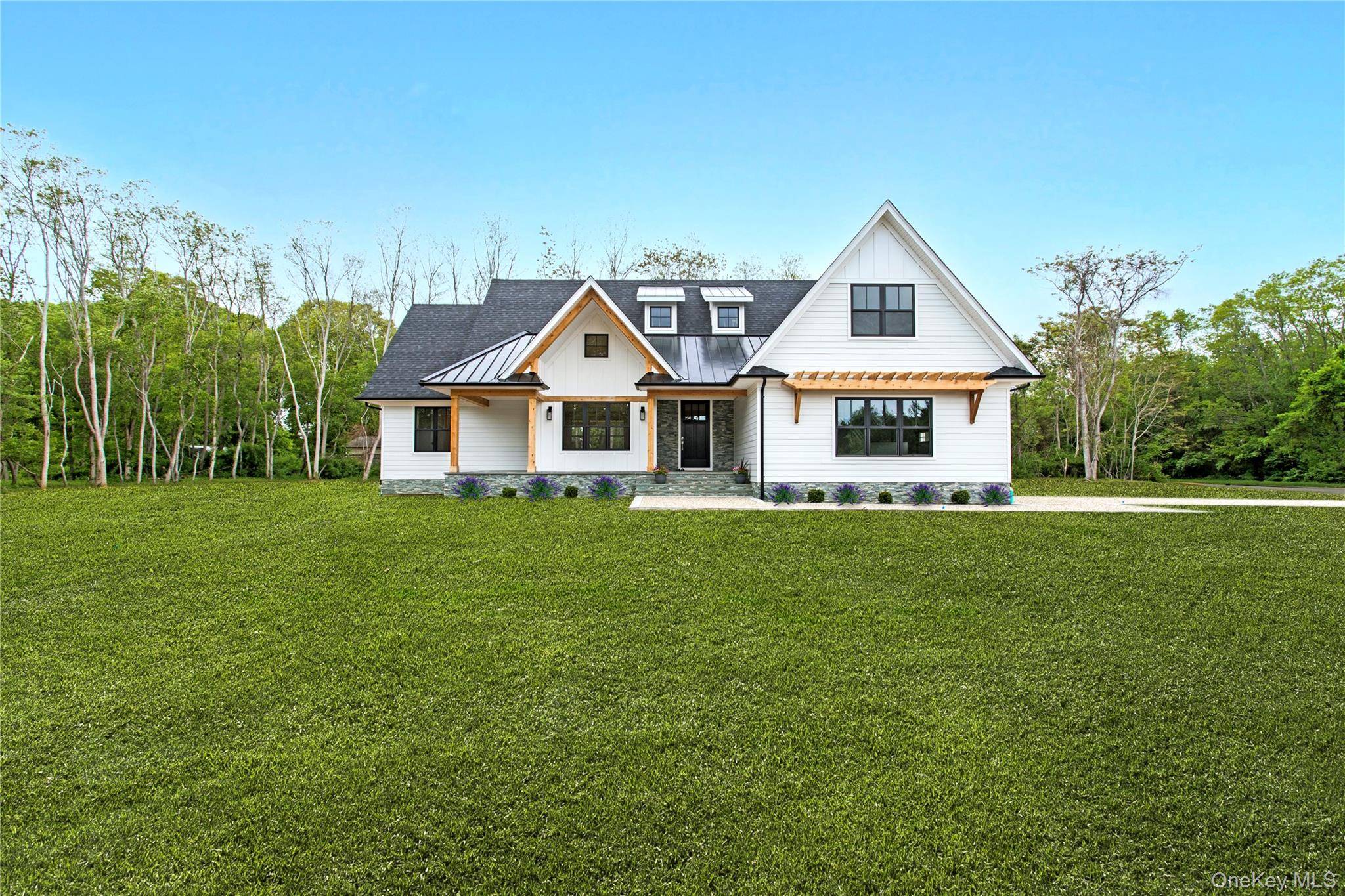 Stunning new construction in the heart of Wine Country.