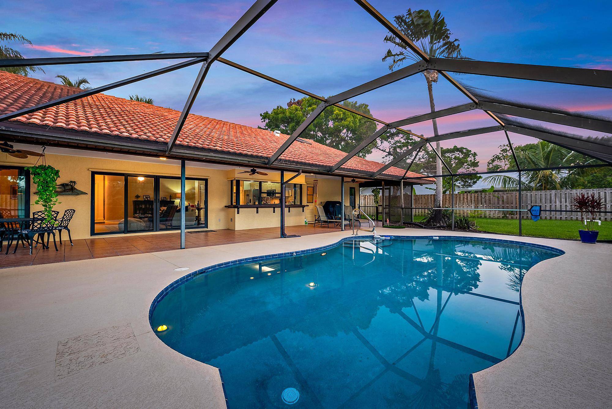 Bring your boat ! ! Beautiful 3 bedroom CBS pool home on a 0.