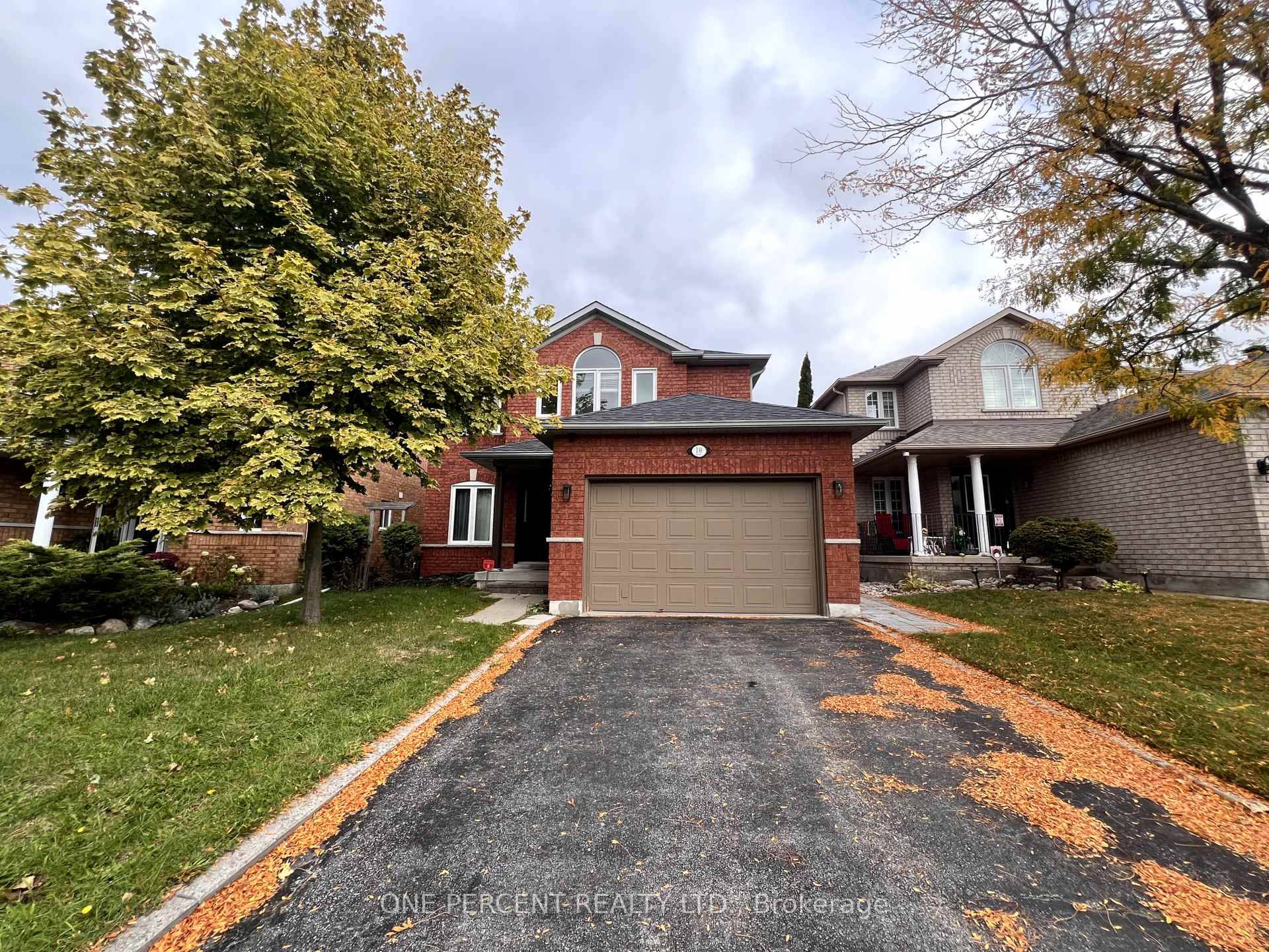 Exquisite 2 Storey Home in Desirable Innisshore !