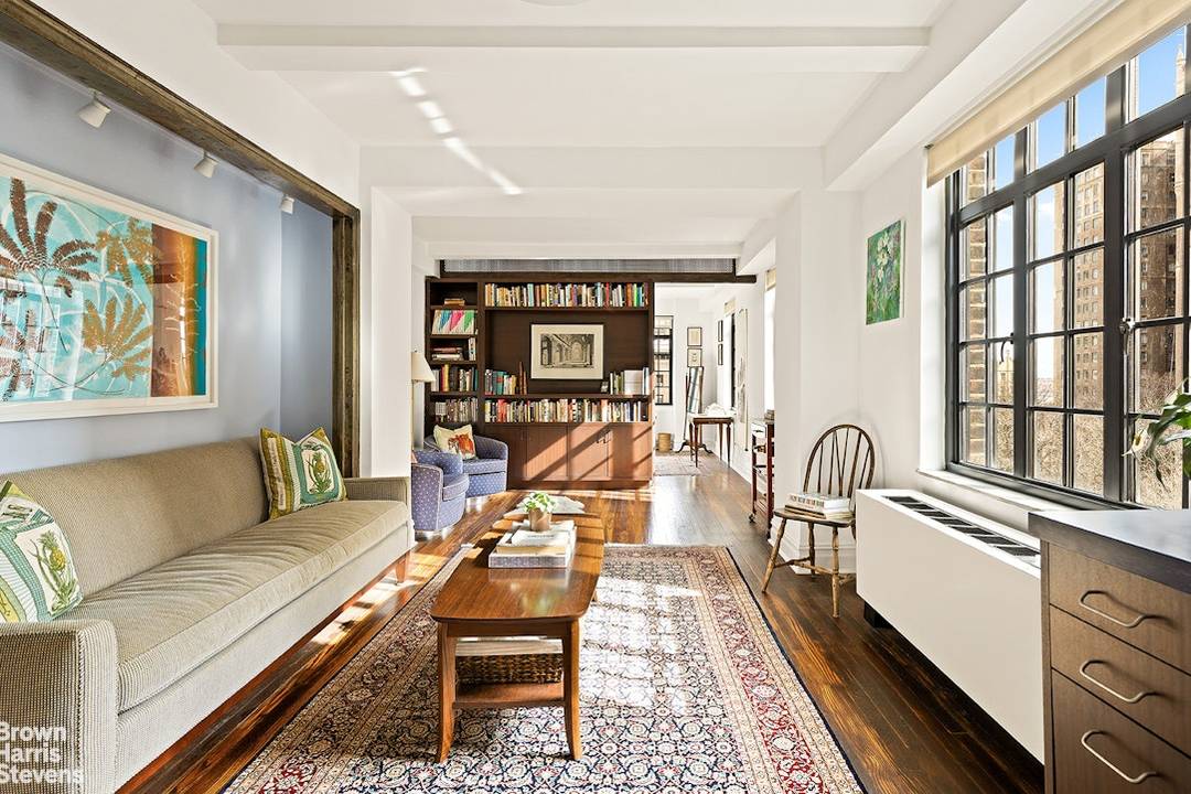 Delightful Sunny One Bedroom in Woodstock Tower Residence 1001 is a charming corner one bedroom replete with natural light, views and special details.