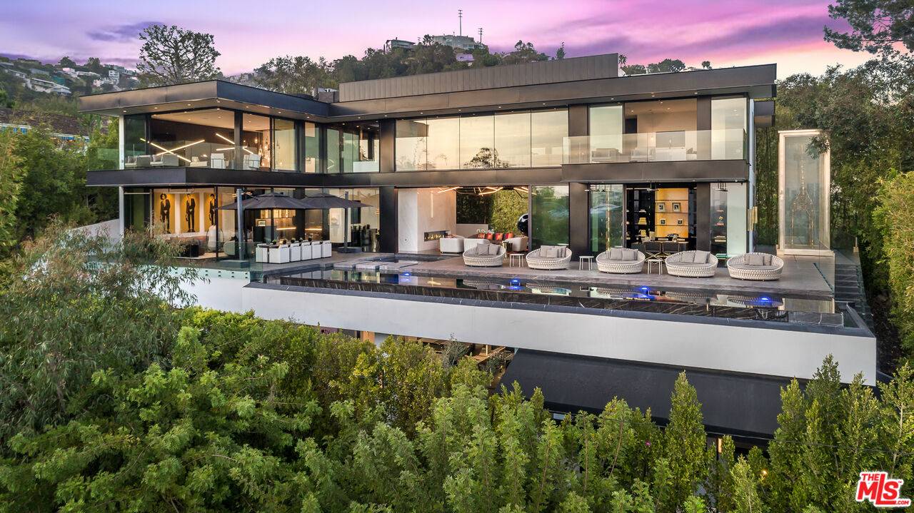 1369 Londonderry Pl Hollywood Hills East LA