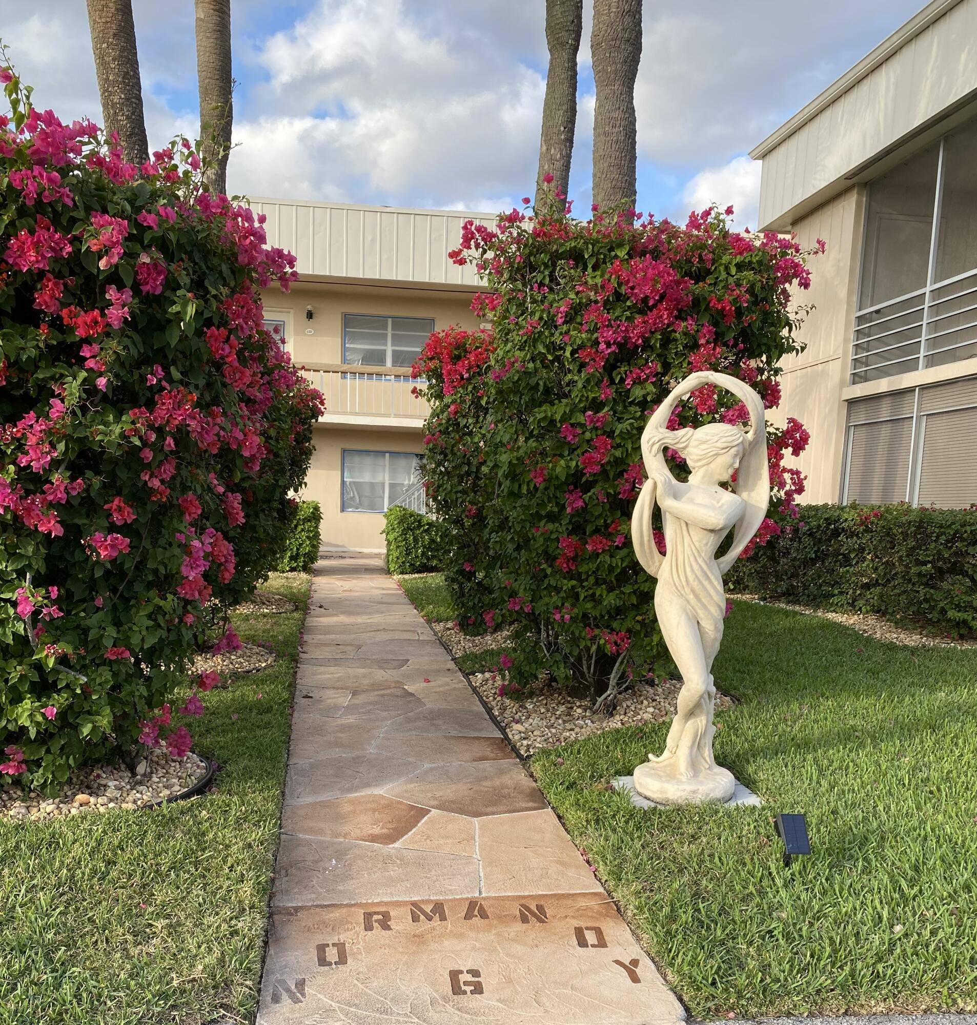 Beautiful furnished second floor corner unit for rent in 55 community.