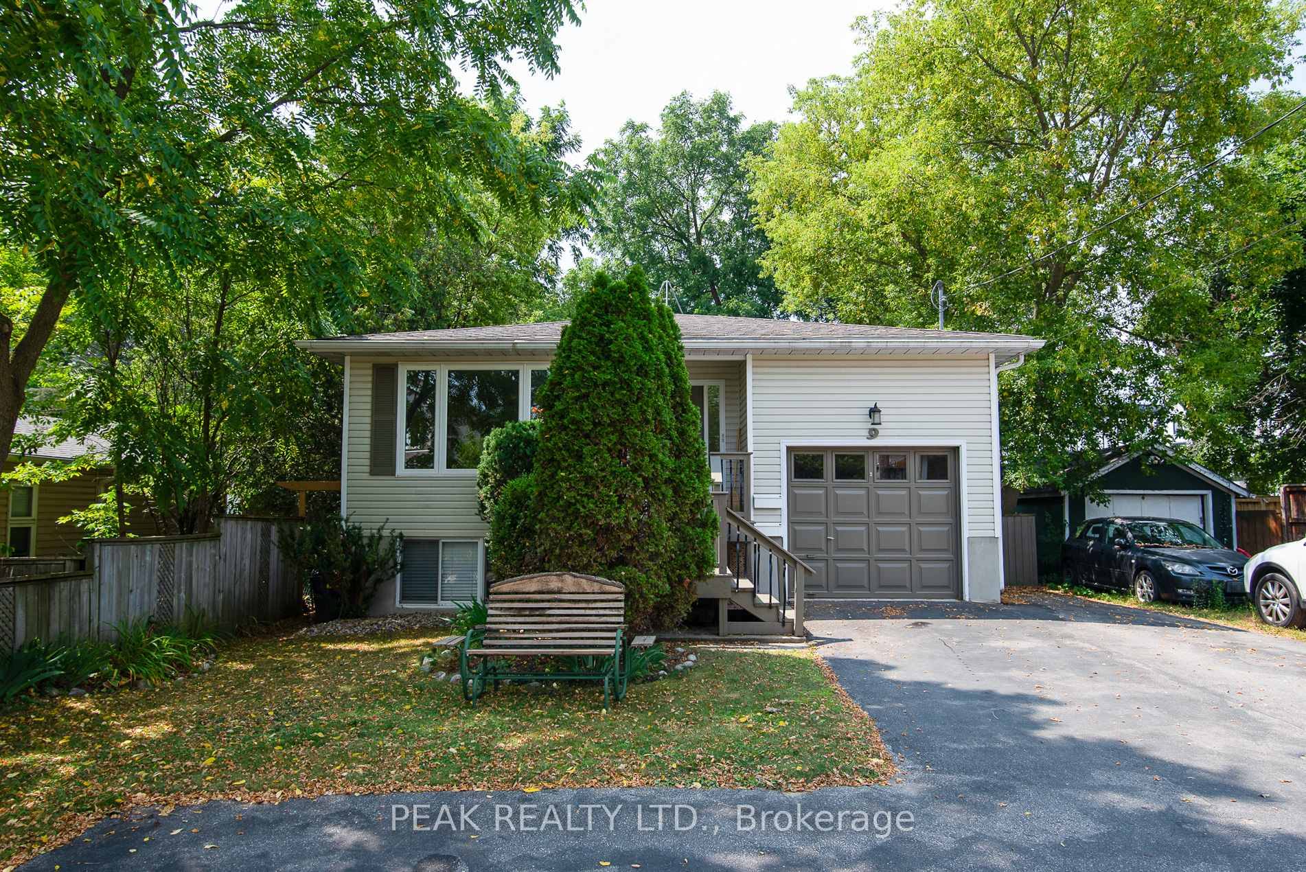 Amazing hidden gem ! ! Purpose built with accessory apartment with built in mortgage helper located in quiet cottage like area minutes to Kiwanis Park, University Ave Freshco, schools, shopping, ...