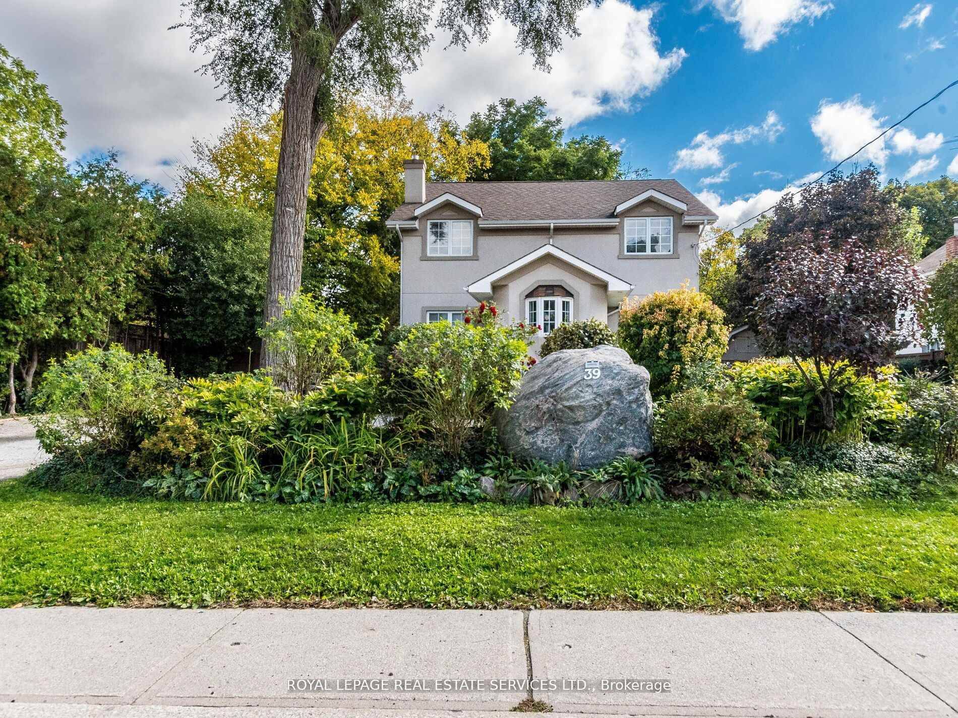 Stylish Serenity in Downtown Brampton.