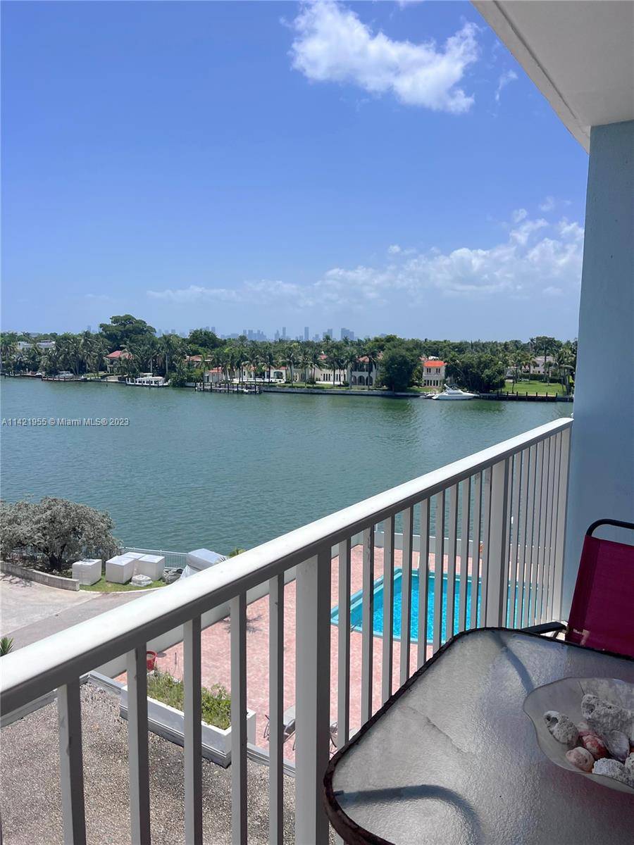 Gorgeous intracoastal view from the balcony of this bright, and spacious 1 Bed 1.