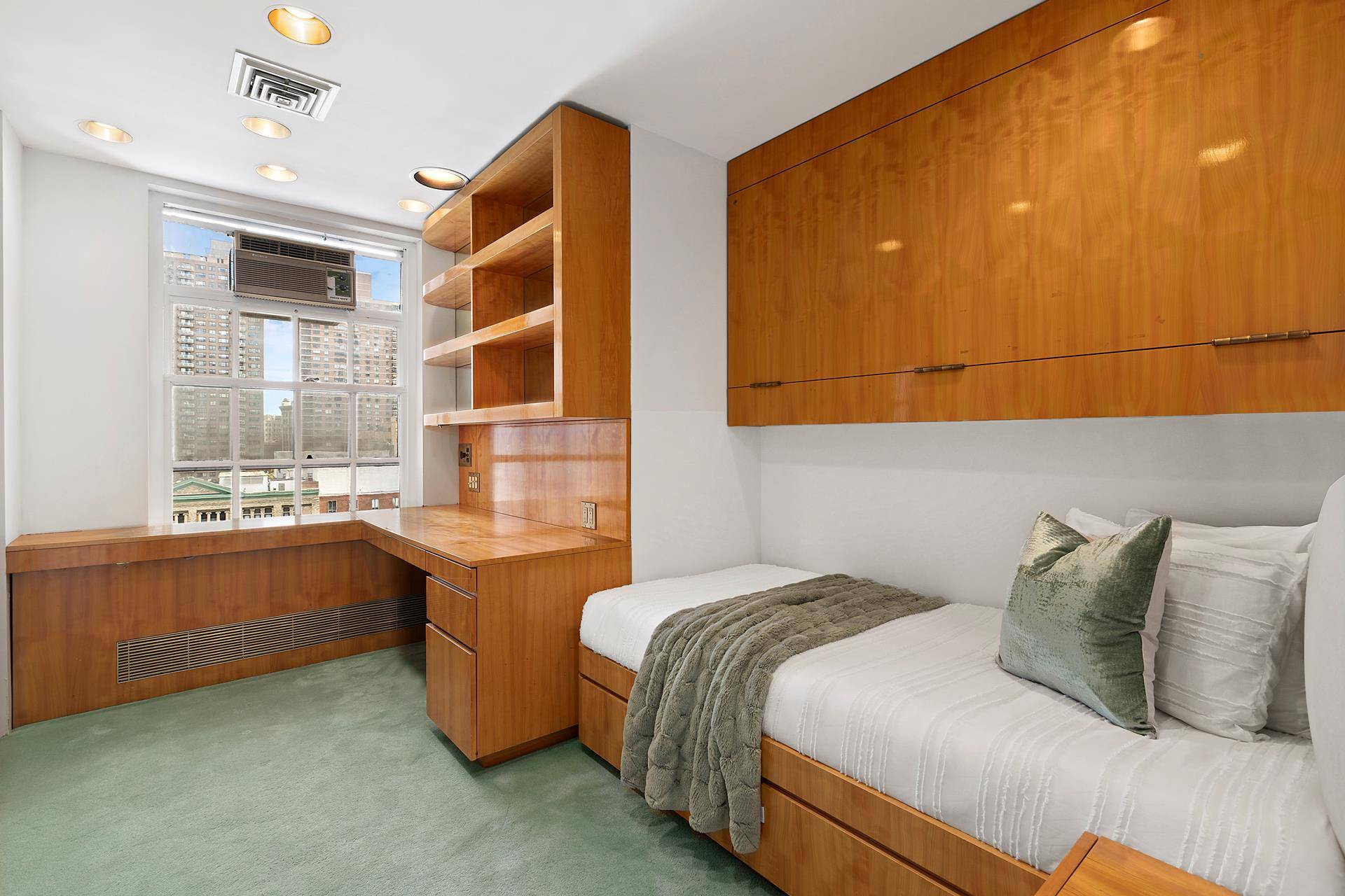 Spectacular High Floor Greenwich Village Five Bedroom with Park and City Views Situated on the 13th floor of One Fifth Avenue, this magnificent, sprawling five bedroom residence offering spectacular views ...