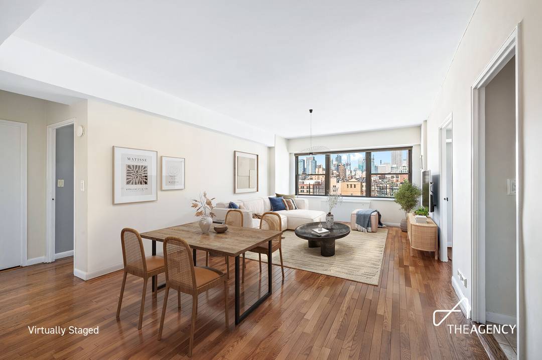 Welcome to this rarely available high floor 2 bedroom residence, offering stunning views of the Manhattan skyline.