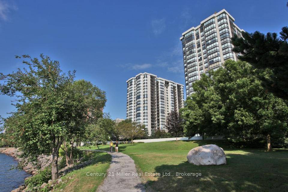 Resort style living at Ennisclare on the Lake in Bronte Village !