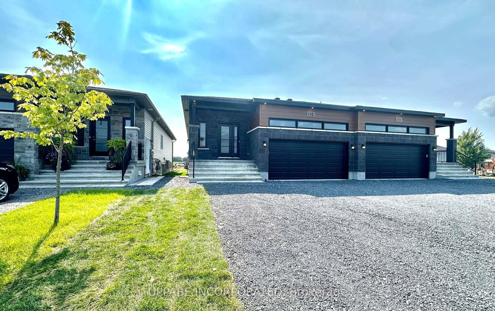 1 YEAR OLD UPGRADED and spacious 2bedroom 2 full bathroom LOWER unit of a Duplex is for rent.
