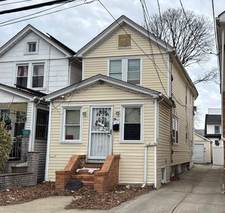 This Colonial Style Home Features 2 Bedrooms, 1 Full Bath, Formal Dining Room, Eat In Kitchen amp ; 1 Car Garage.