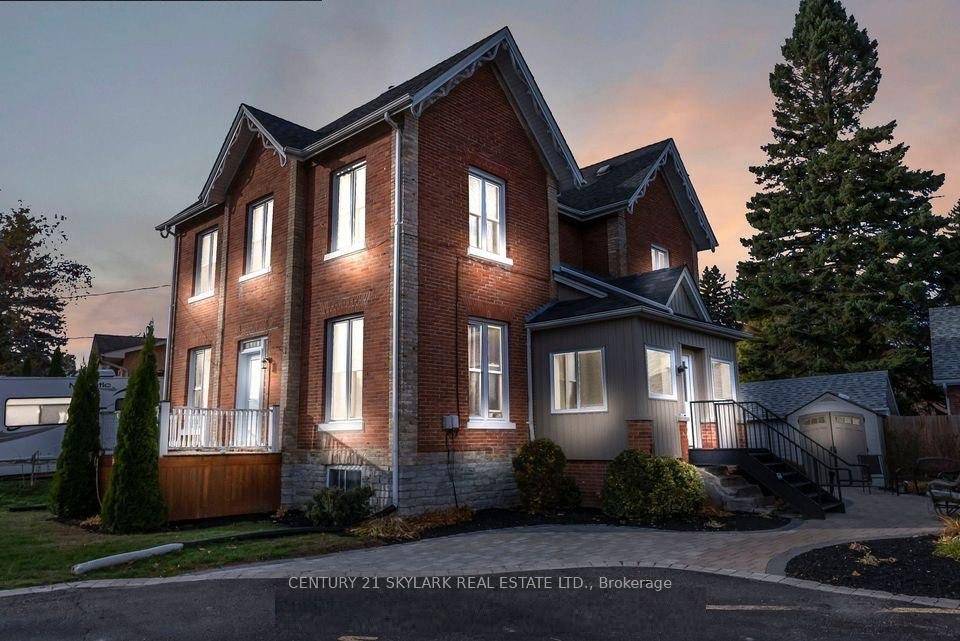 Superb Chance To Rent This Beautiful Unit in a Multiplex in the Heart of Downtown Bowmanville.