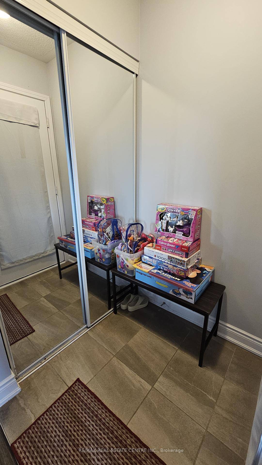 Lovely 2 Bedroom Townhouse In Great Location Bright, Spacious amp ; Functional 2 Storey Layout Open Concept Main Floor CombinedLiving Dining With Large Window Elegant amp ; Functional Kitchen Equipped ...