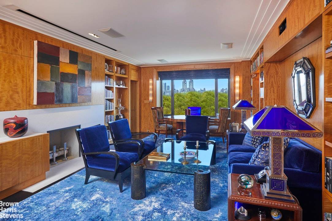 Within the walls of Rosario Candela's 955 fifth avenue, one finds on the 8th floor the perfect combination of view, style, location, and amenities.