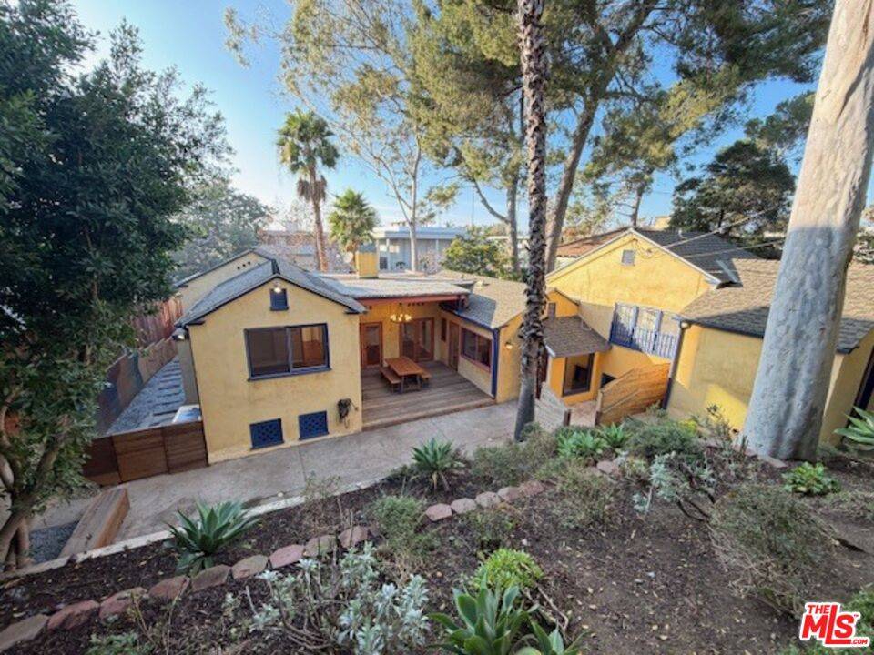 208  S Westmoreland Ave 3BR Mid Wilshire La