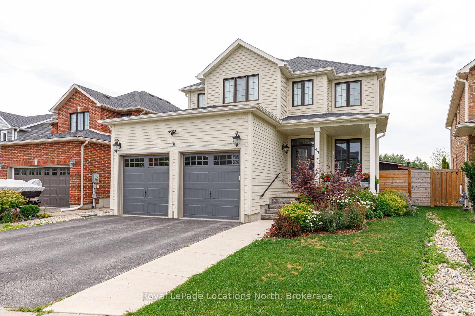 A True Family Retreat 5 Bedrooms, 4 Bathrooms amp ; Backyard Oasis.