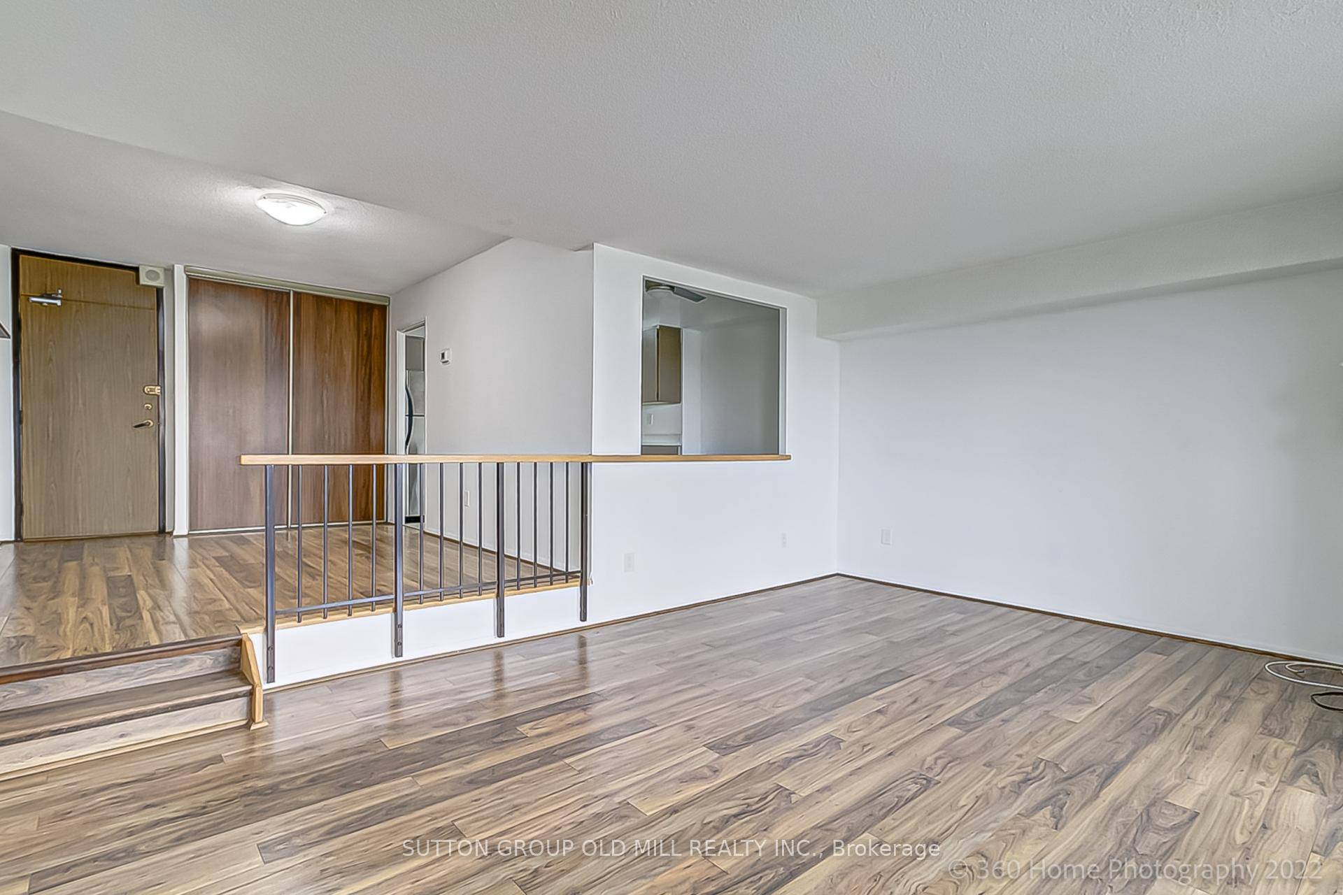 Unique opportunity to lease in the desirable Lambton Square Community.