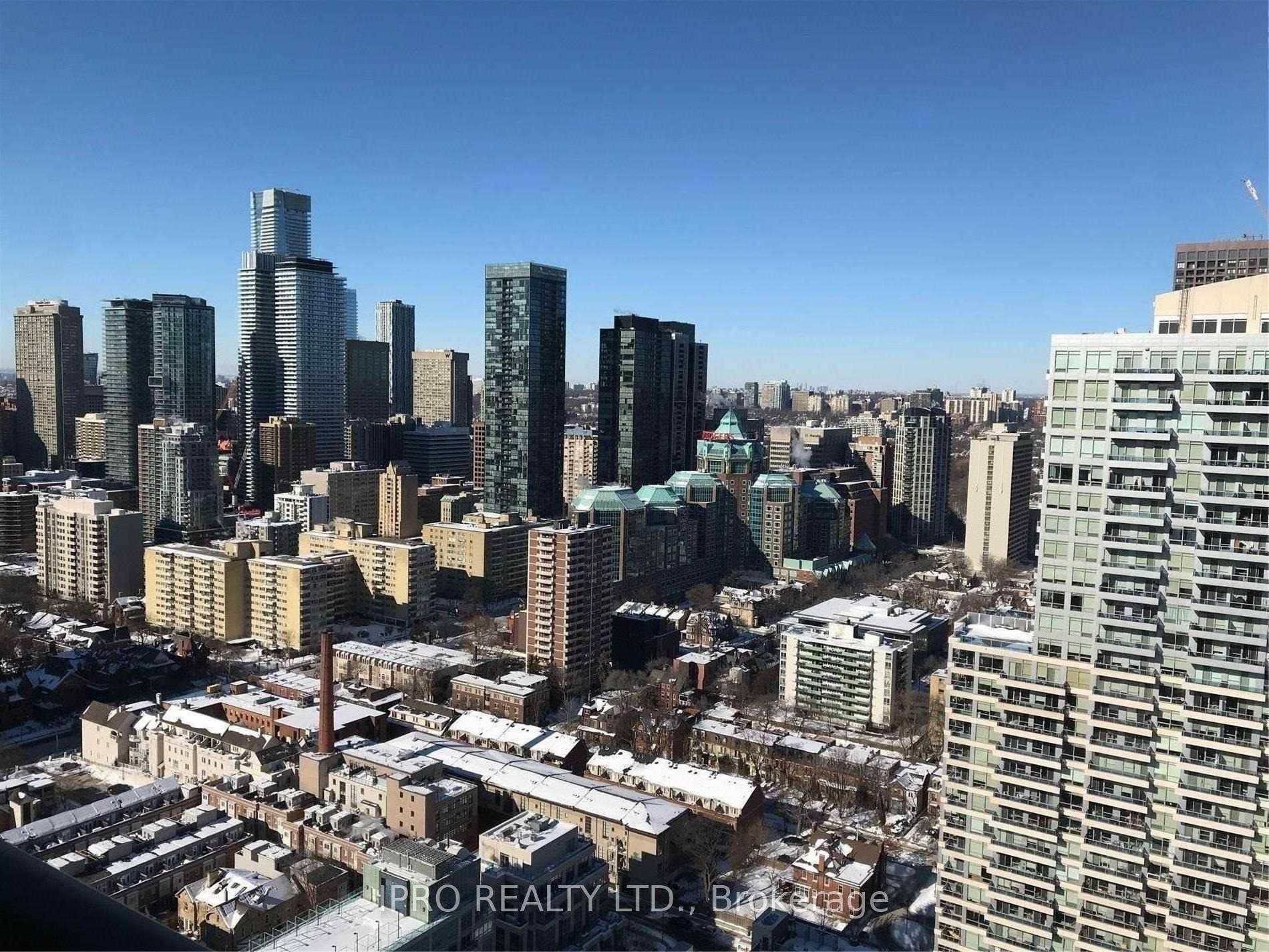 Located in the center of Toronto !