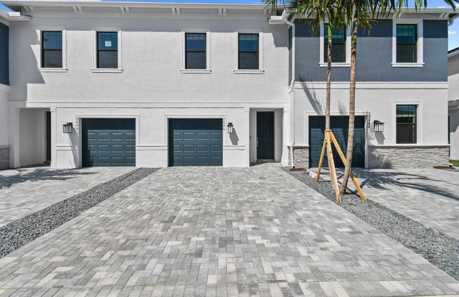 NEW CONSTRUCTION Welcome to the newly opened townhome community of Camellia.