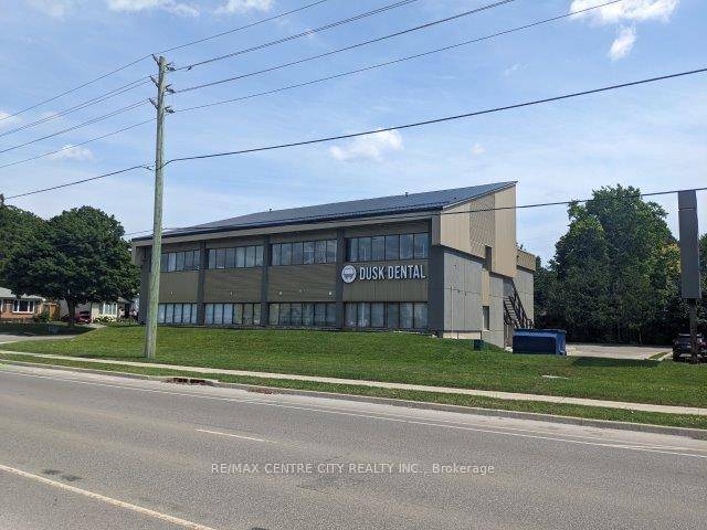 Located at the southwest corner of Glenora and Fanshawe Park Road, this North London medical dental building offers easy access, great visibility and plenty of on site parking.