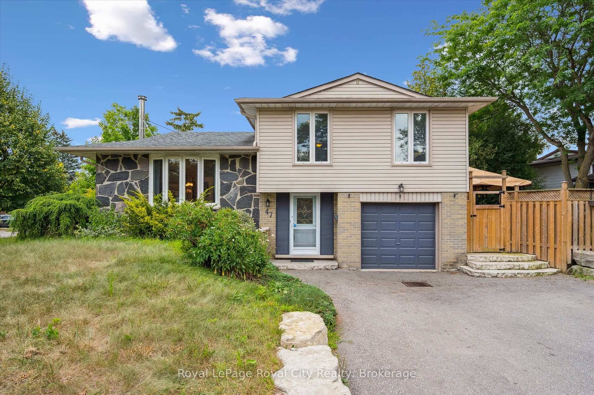 Welcome to 47 Argyle Drive your opportunity to purchase a fully furnished turn key home.