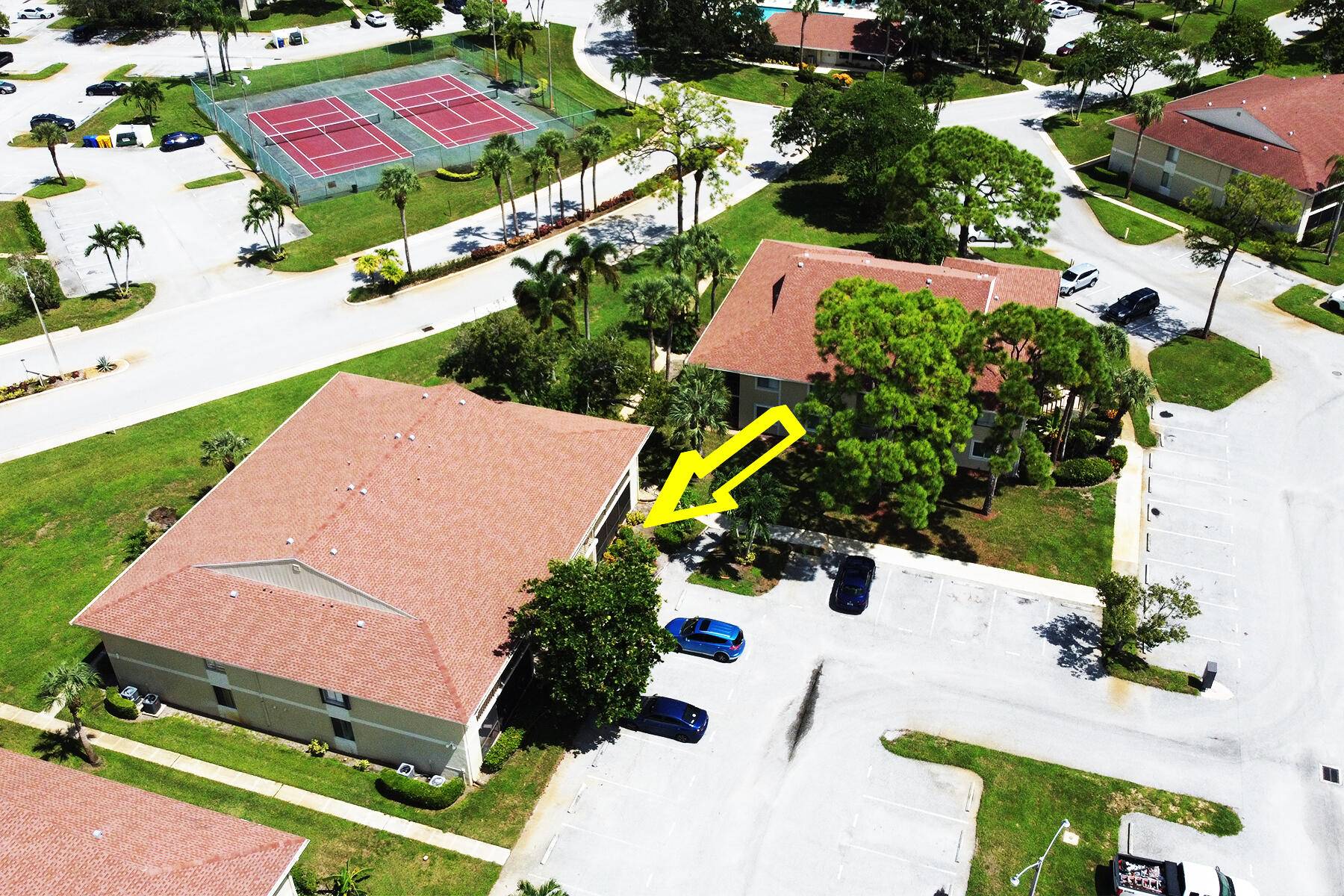 FULLY UPDATED MOVE IN READY PRICED TO SELL.