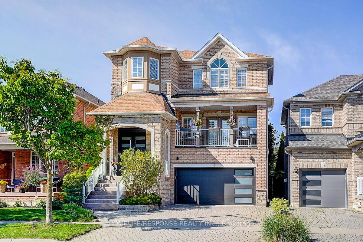 Beautiful and very Clean Home, Well Cared for by Original Owners.