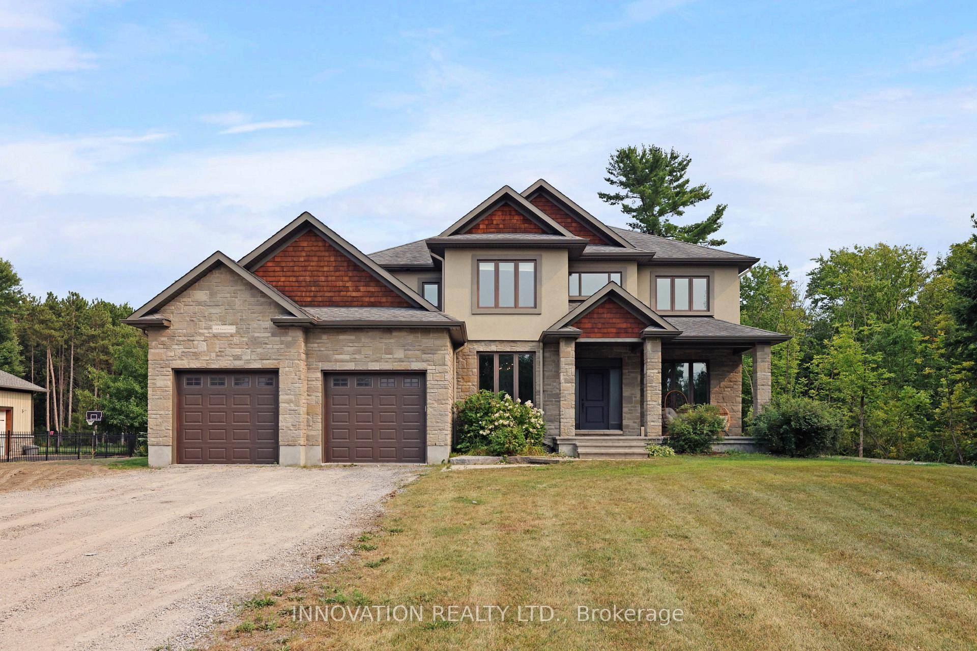 RURAL ESTATE LIFESTYLE This premium lot is located at the Eagle Creek Golf Course community with no rear neighbours.