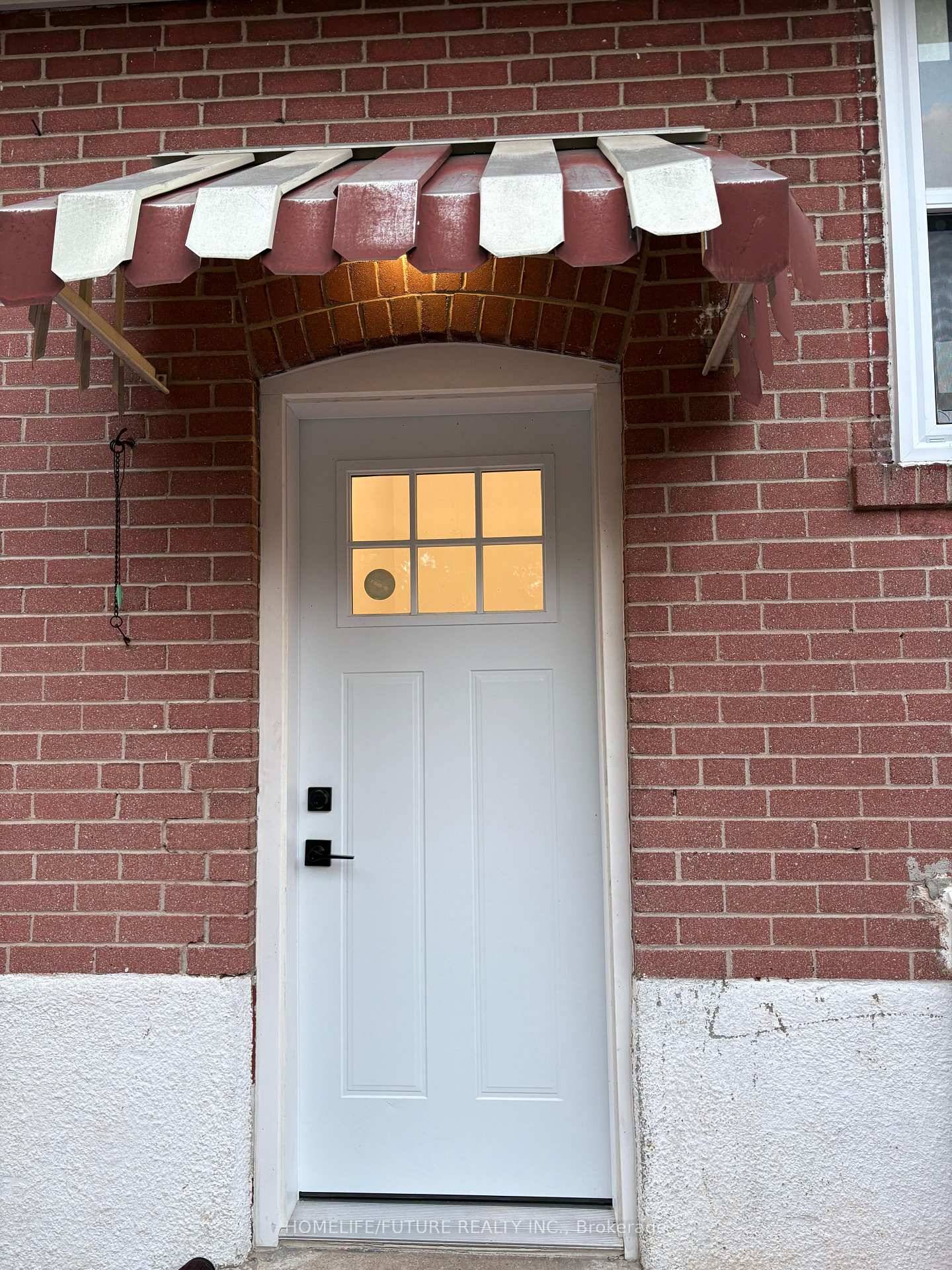 Welcome To A Newly Renovated, Bright And Spacious Basement Apartment.