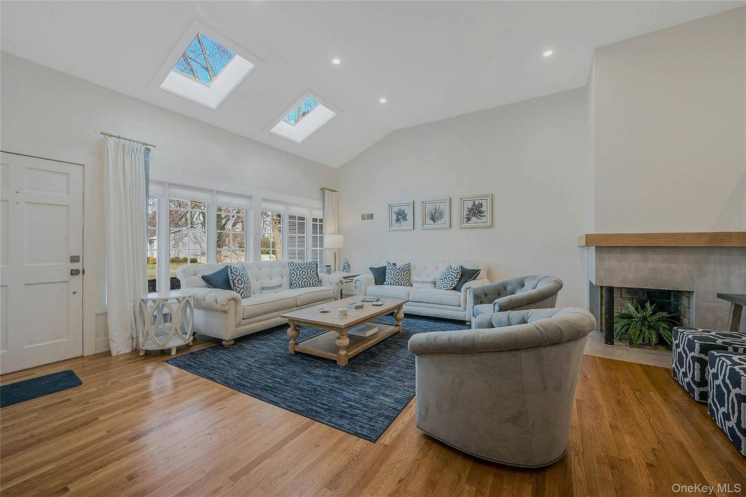 Looking for a beautiful, light, airy, and modern home to rent ?